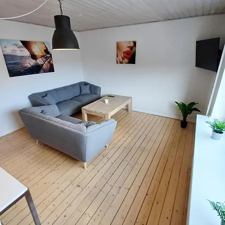 Bright And Near Bus Appartement Aalborg