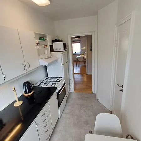 Bright And Near Bus Appartement Aalborg