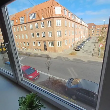 Bright And Near Business School * Aalborg