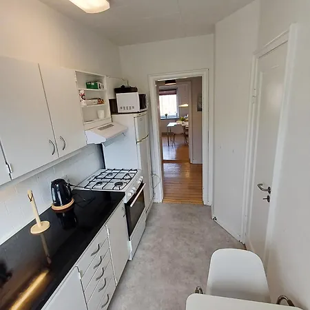Bright And Near Bus Appartement *